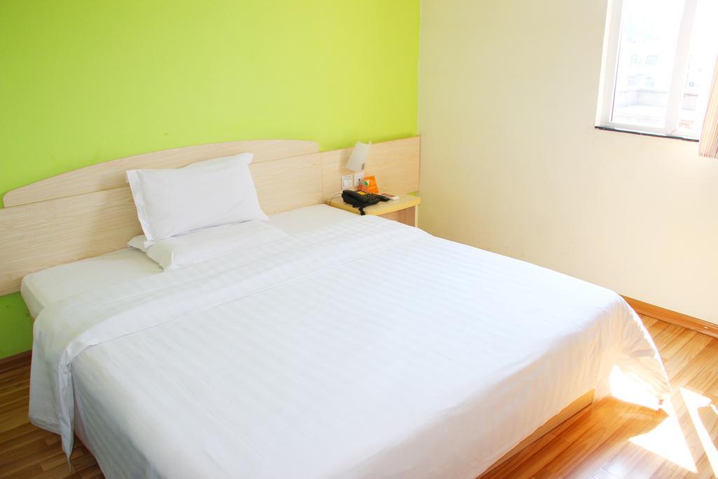 7Days Inn Premium Guangzhou Tianhe West Tiyu Road Subway Station Exterior foto