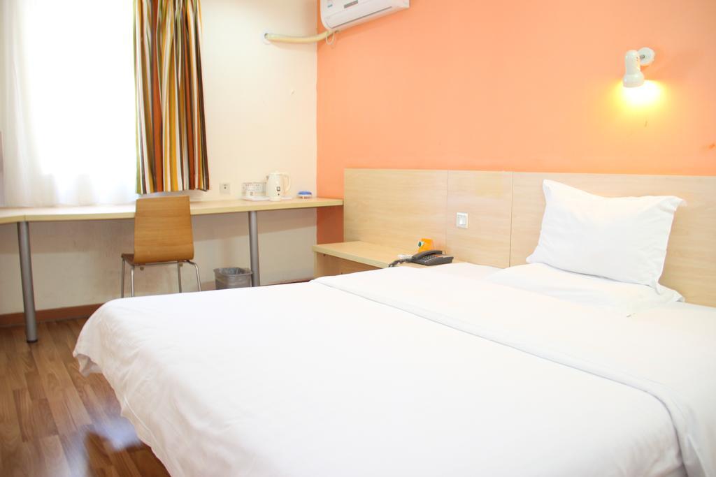 7Days Inn Premium Guangzhou Tianhe West Tiyu Road Subway Station Exterior foto