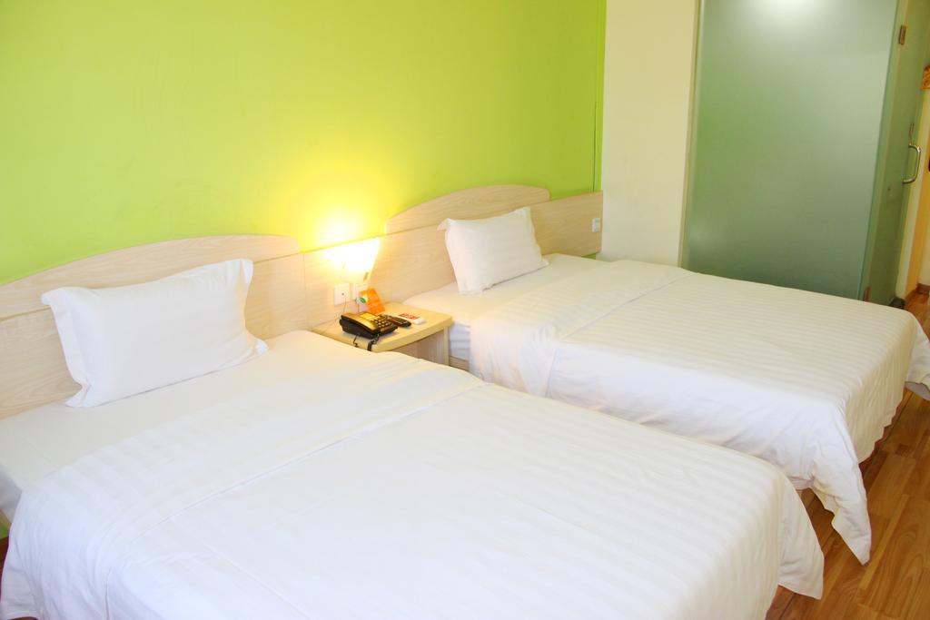 7Days Inn Premium Guangzhou Tianhe West Tiyu Road Subway Station Exterior foto