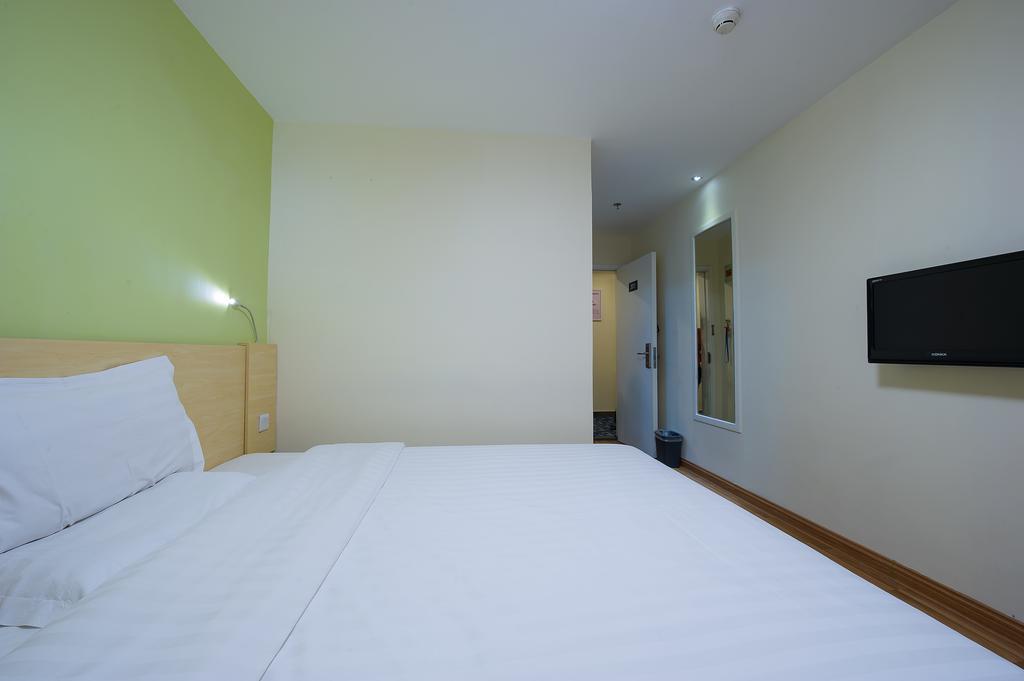 7Days Inn Premium Guangzhou Tianhe West Tiyu Road Subway Station Exterior foto