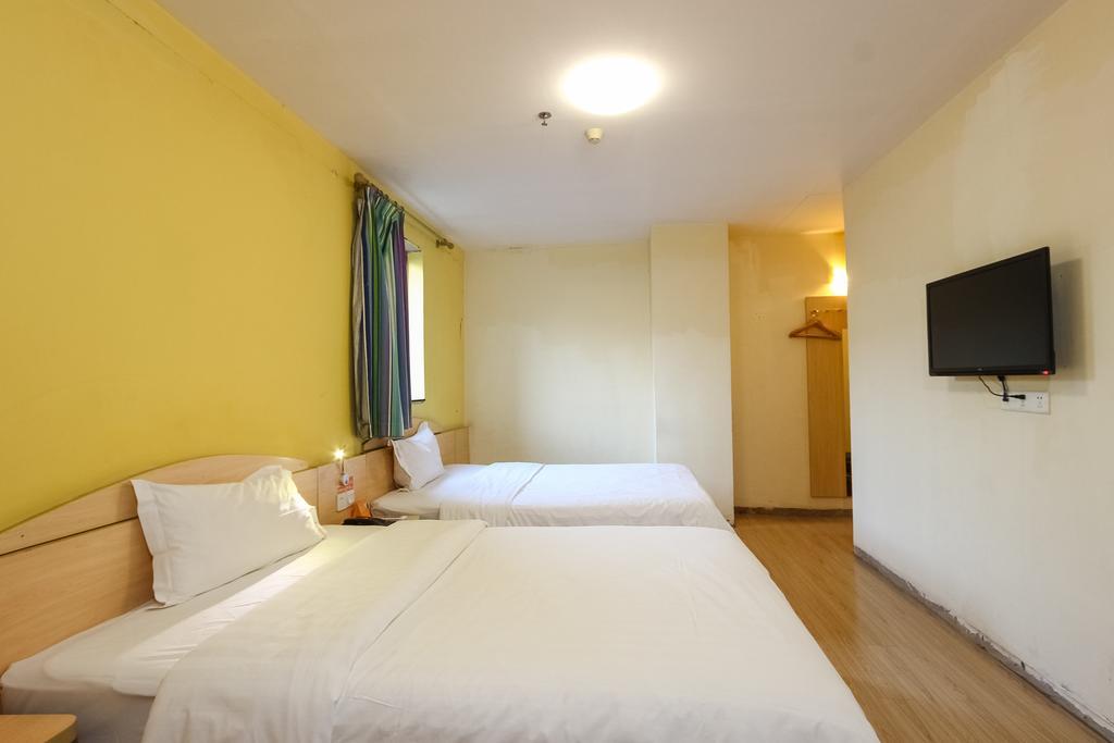 7Days Inn Premium Guangzhou Tianhe West Tiyu Road Subway Station Exterior foto